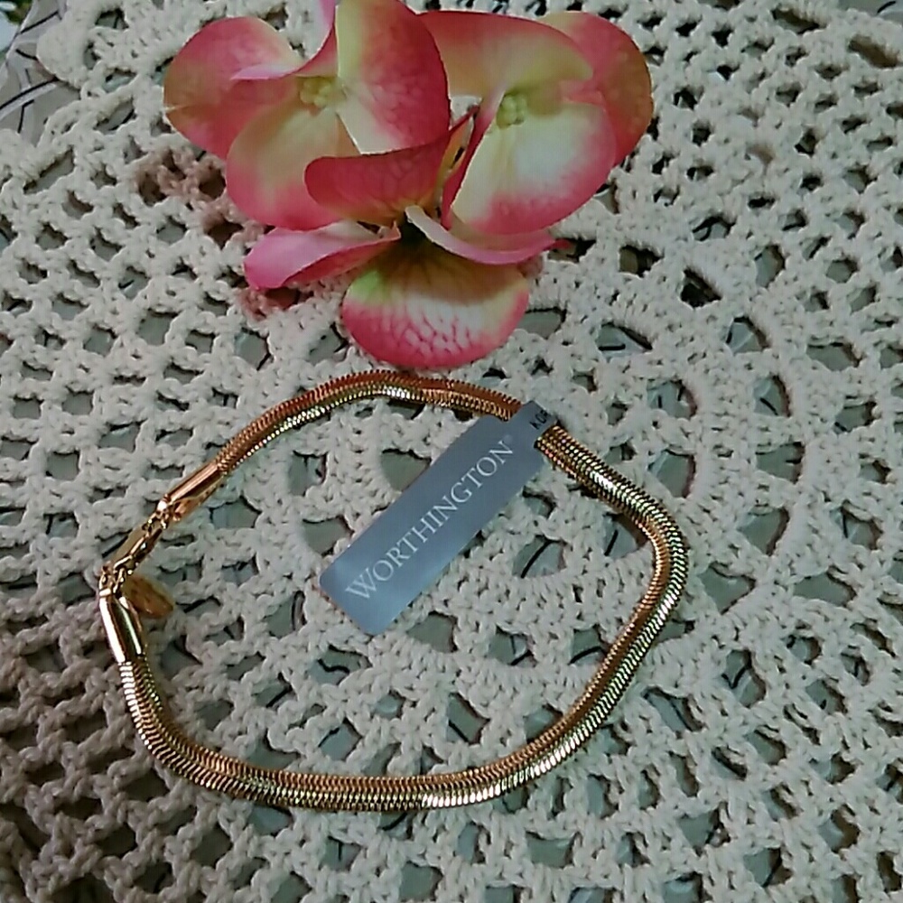 Gold tone bracelet